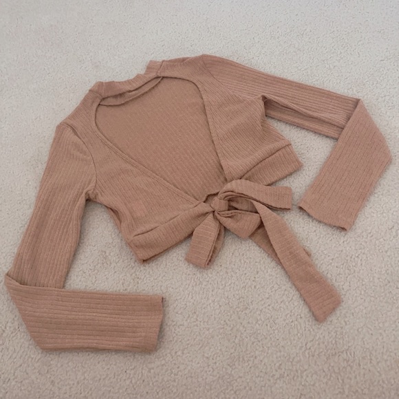 SHEIN Privé Ribbed Open Back Long Sleeve Cropped Tee - Picture 4 of 5